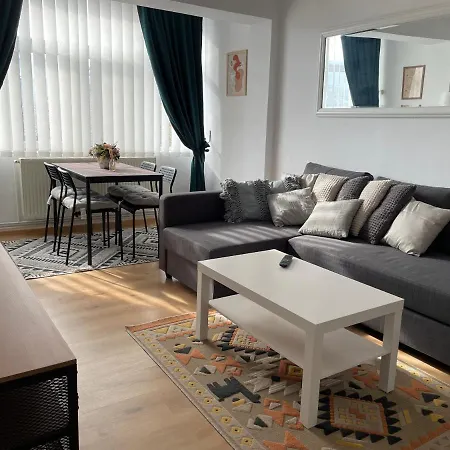 Apartament Cina Husi Exterior photo