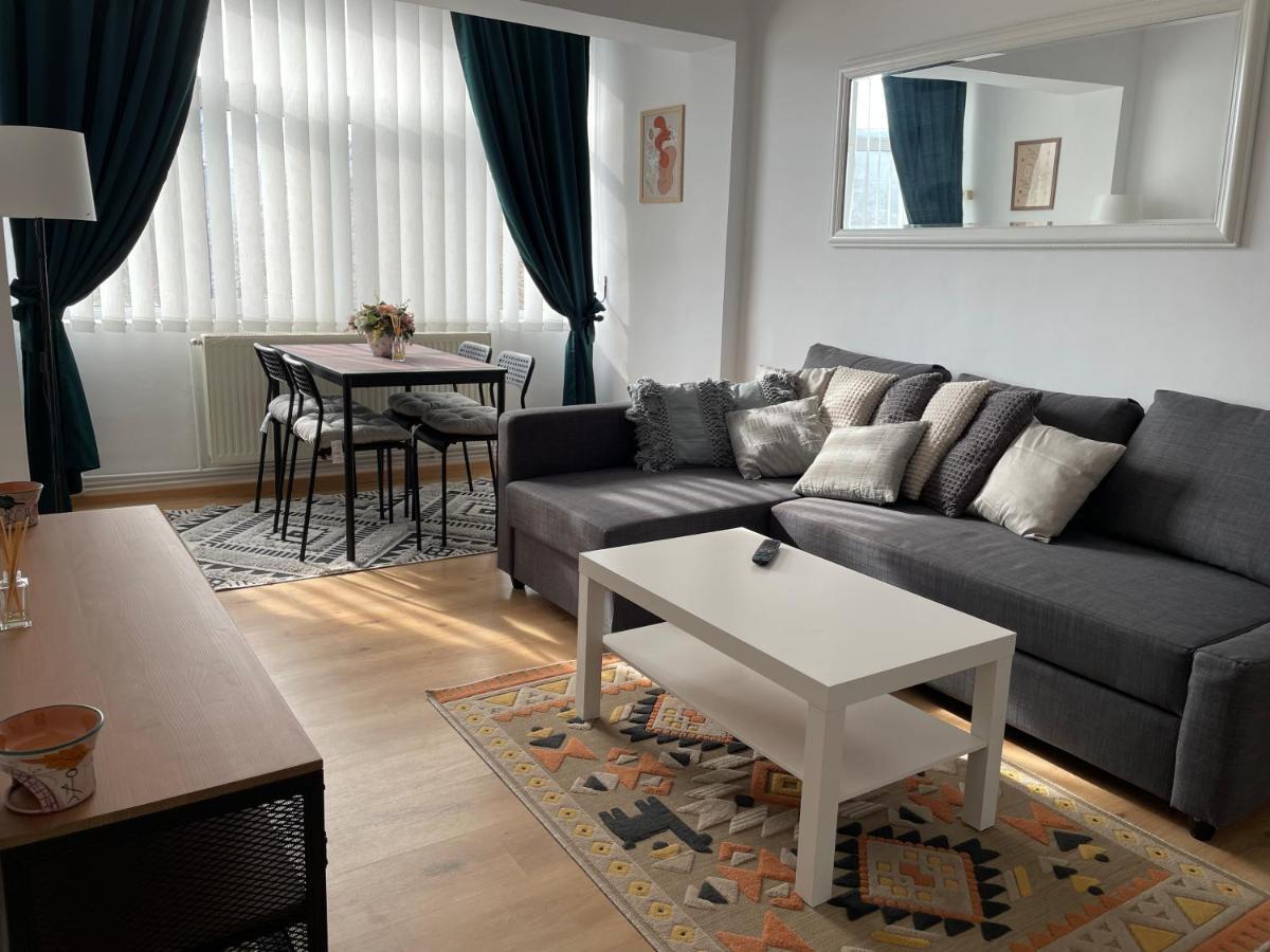 Cina Apartment Husi